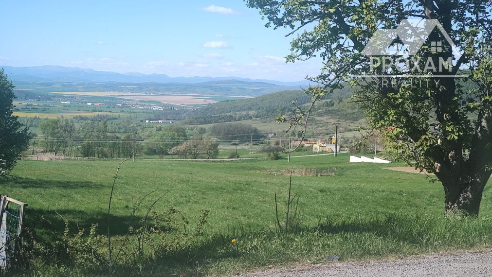 Na predaj pozemok vhodný na výstavbu rodinného domu 2531m2.
