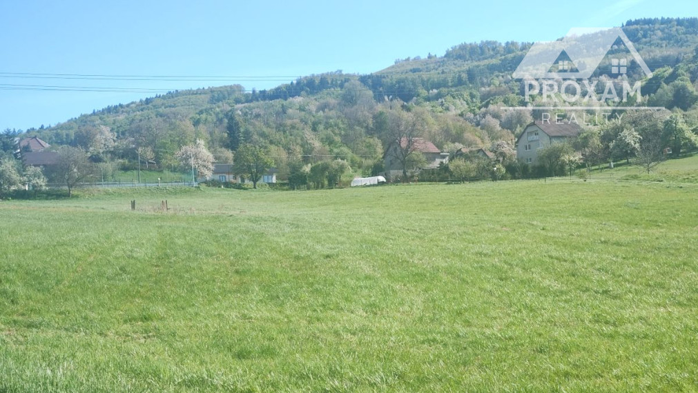 Na predaj pozemok vhodný na výstavbu rodinného domu 2531m2.