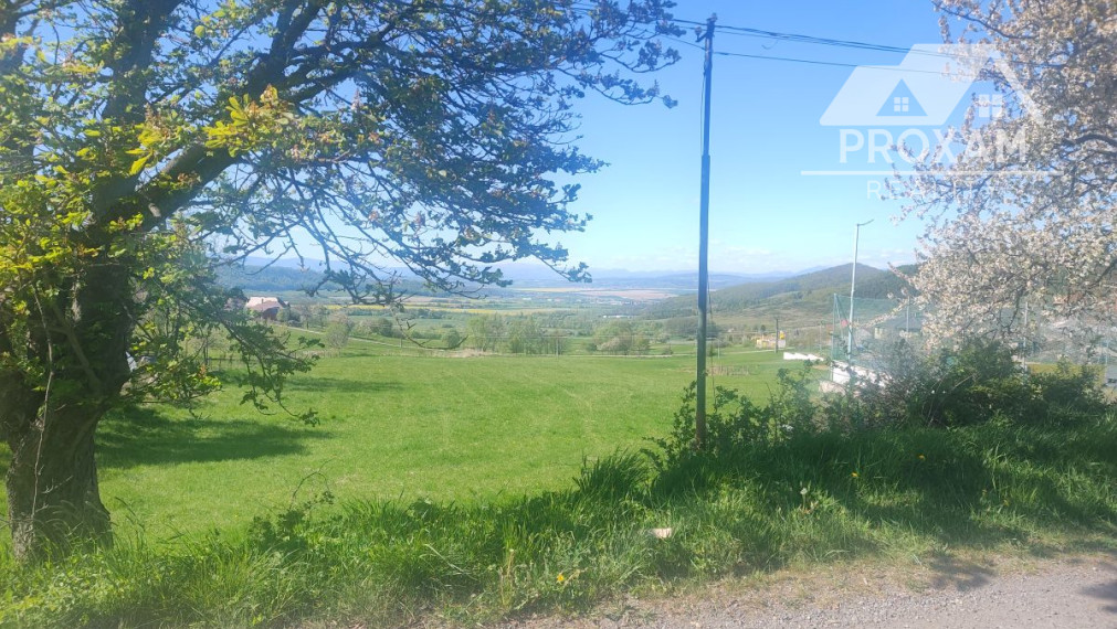 Na predaj pozemok vhodný na výstavbu rodinného domu 2531m2.