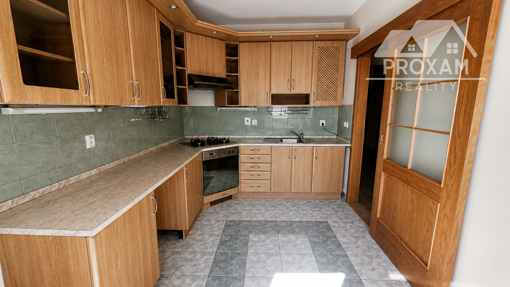 Predaj 4-izbový byt 100 m² s vlastným kúrením – Lučenec
