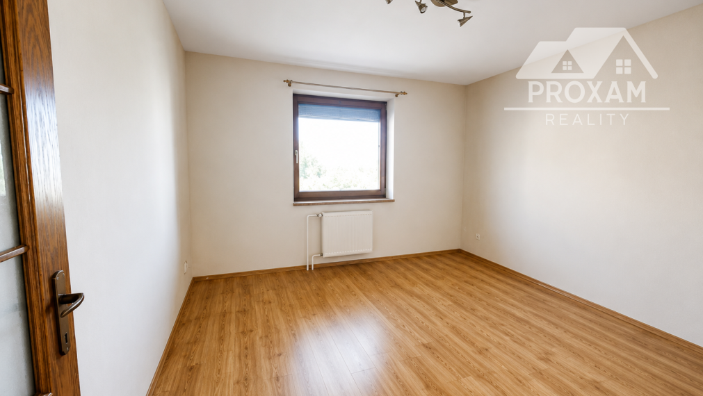 Predaj 4-izbový byt 100 m² s vlastným kúrením – Lučenec