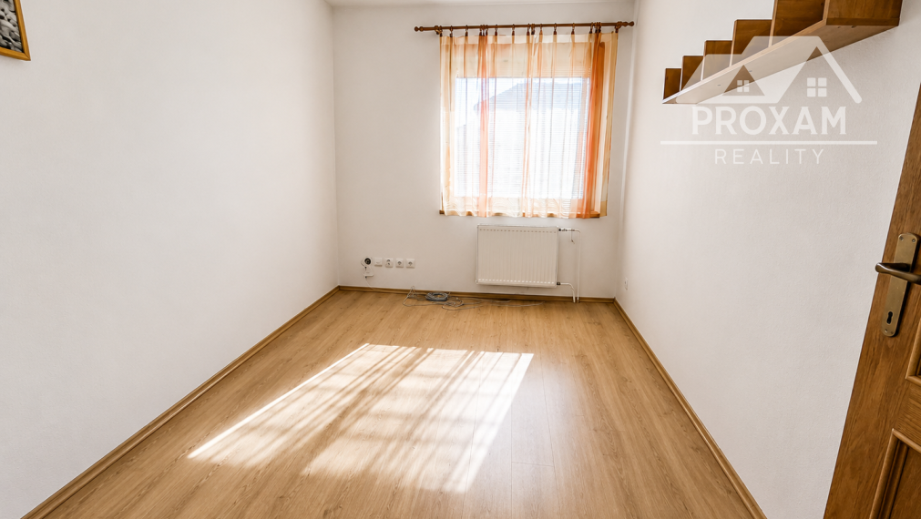 Predaj 4-izbový byt 100 m² s vlastným kúrením – Lučenec