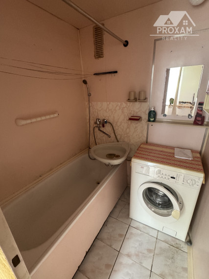 Ponúkame exkluzívne na predaj slnečný 2-izbový byt s lodžiou Sliač