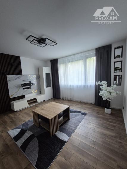 Na predaj slnečný 4-izbový byt s lodžiou na sídlisku Sásová v Banskej Bystrici