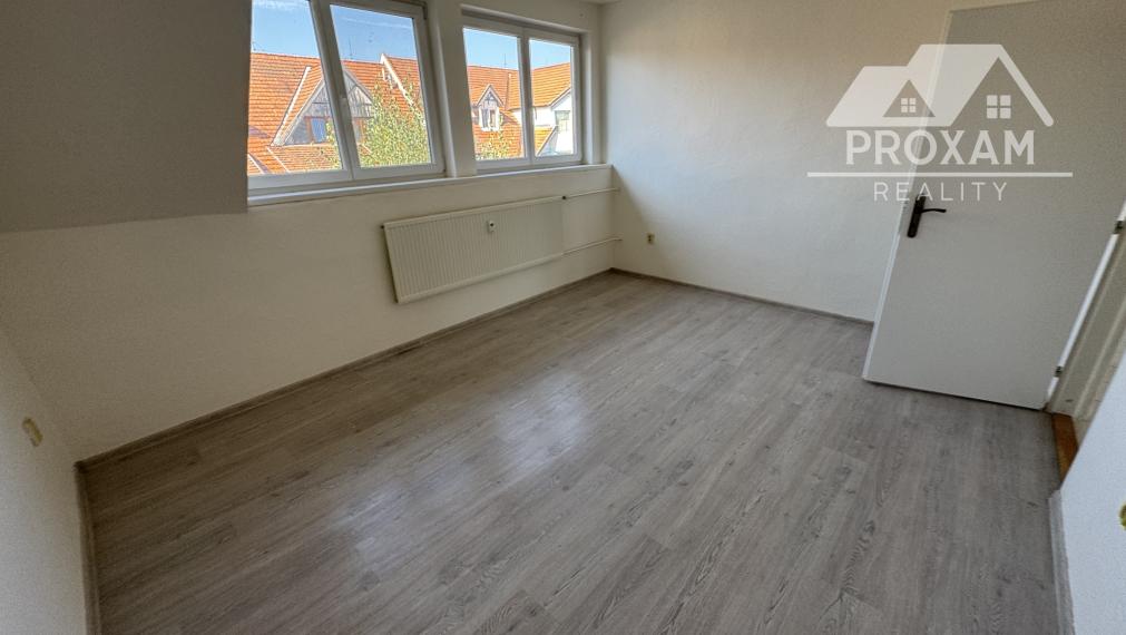 Ponúkame na predaj veľký 5-izbový byt v Lučenci