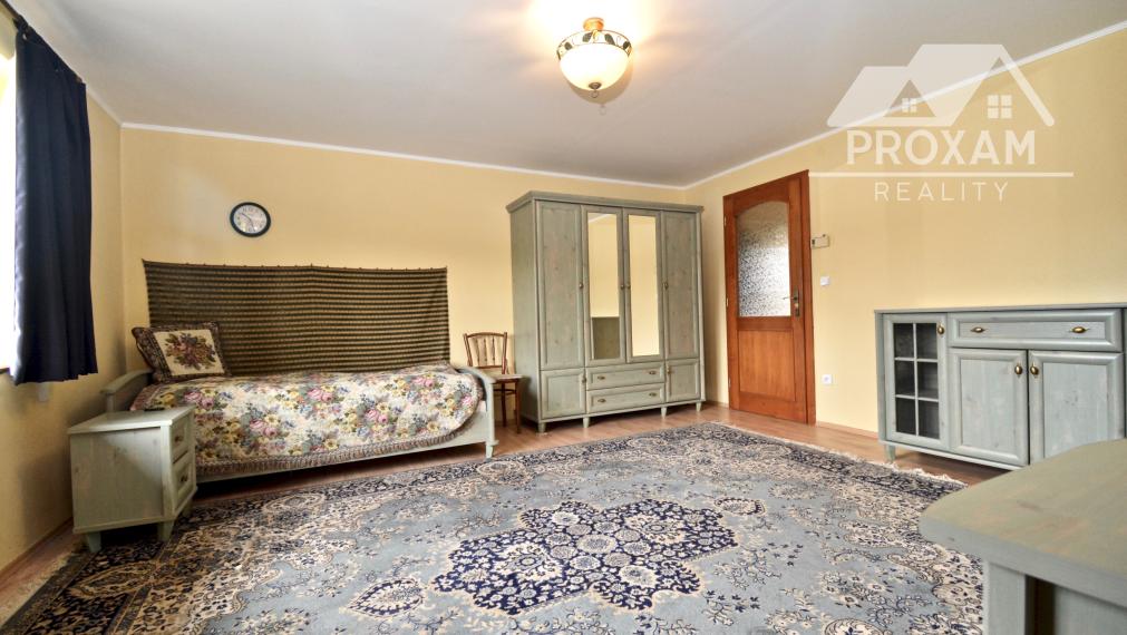 Na predaj štýlový rodinný dom s rozľahlým pozemkom 4 500 m² v obci Ľuboreč