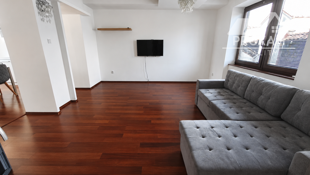 Prenájom dvojizbový byt v centre mesta Lučenec