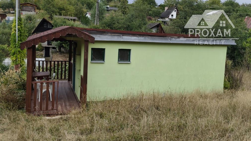Ponúkame na predaj záhradu s chatkou v Lučenci za kúpaliskom