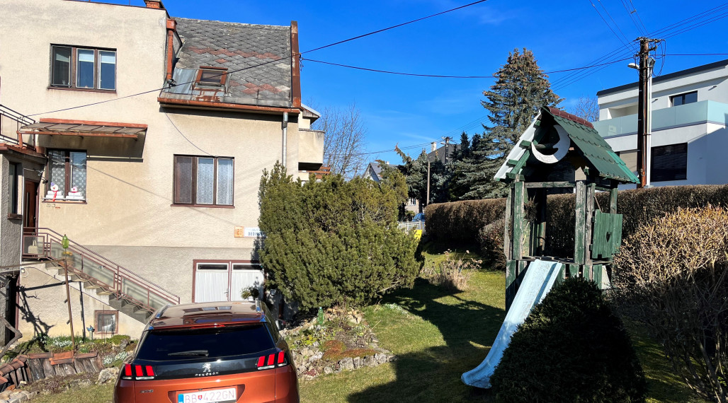 Exkluzívne ponúkame  na predaj RD na bývanie alebo podnikanie v BB, časť Rudlová
