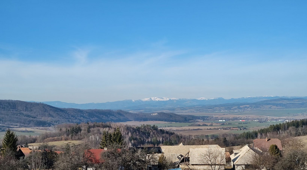 Na predaj pozemok vhodný na výstavbu chaty, rekreačné účely.