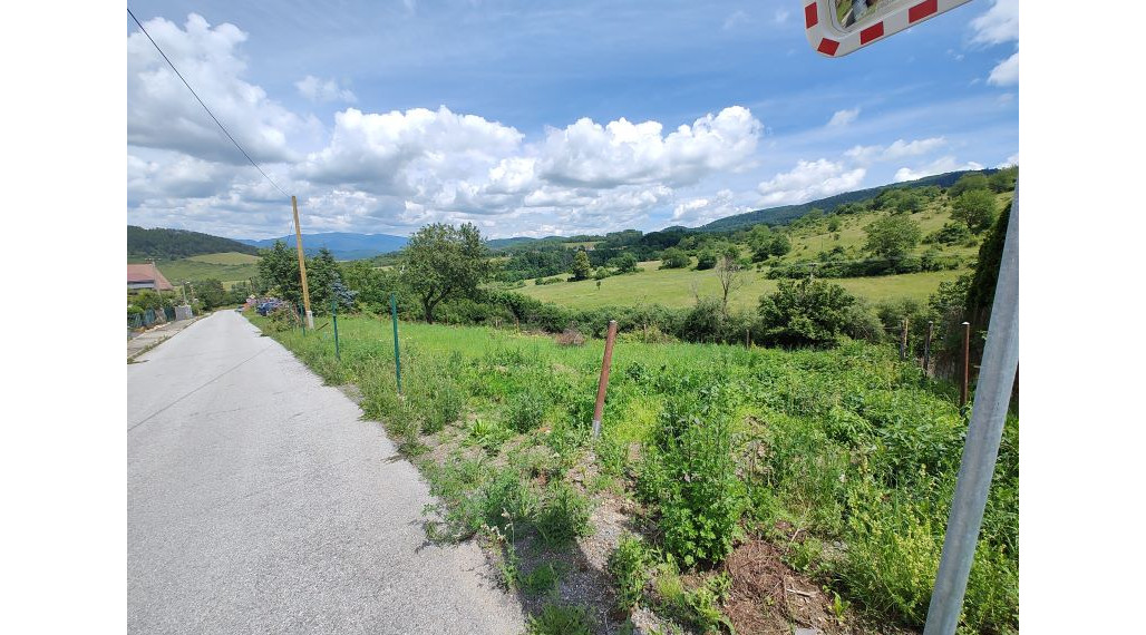 Na predaj stavebné pozemky. Výrazne znížená cena za jeden.