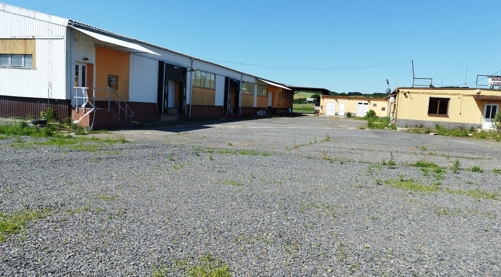 PROXAM reality ponúkame na predaj alebo prenájom komerčný objekt -  vhodný na mäso výrobu, rozrábku mäsa, chladenie, mrazenie, skladové priestory a priľahlý veľký pozemok.