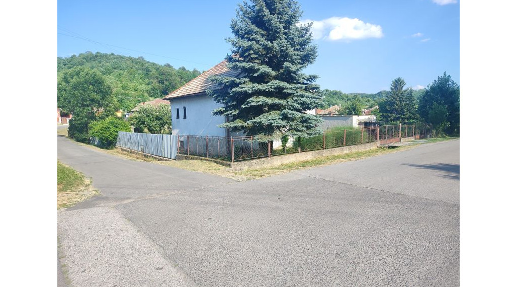 Ponúkame na predaj rodinný dom po rekonštrukcii