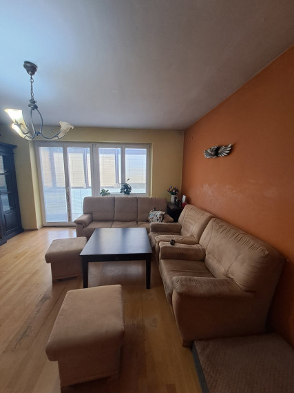 Veľkometrážny ,trojizbový byt s garážou v Čachticiach