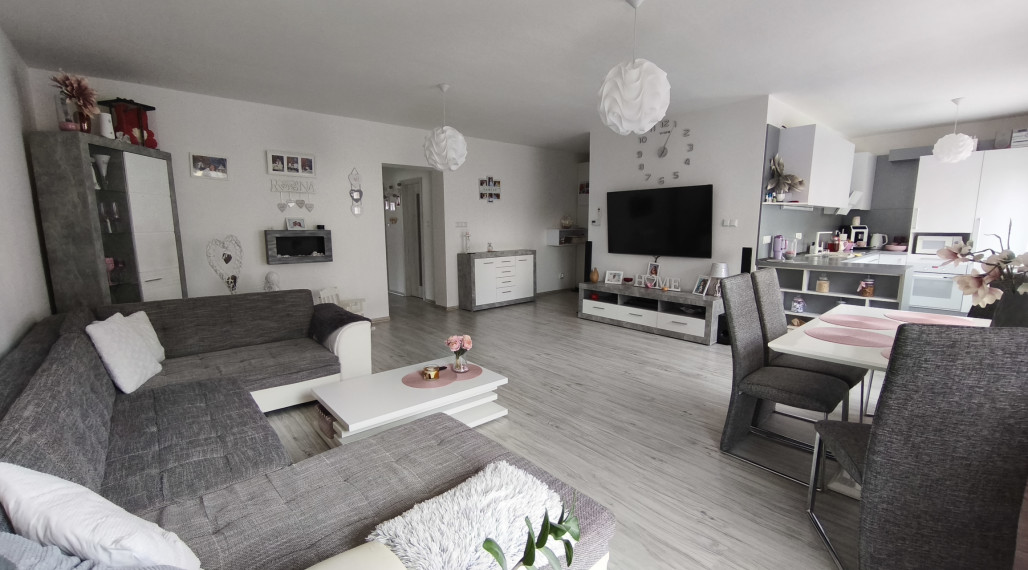 Veľkometrážny 4-izbový byt s dvomi balkónmi a vlastným kúrením