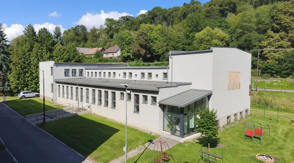 Rozsiahla budova za výhodnú cenu!