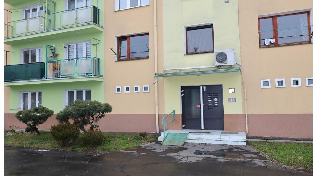 Ponúkame na predaj 2,5-i byt, dispozične upravený na 3-izb.