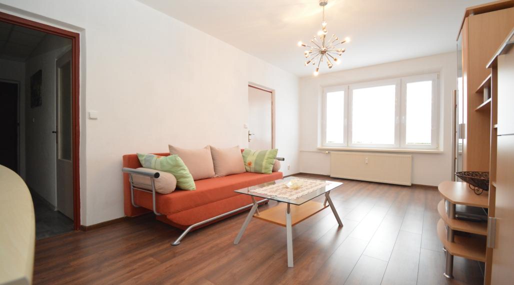 2-izbový byt s presklenenou loggiou – Lučenec, Rúbanisko II