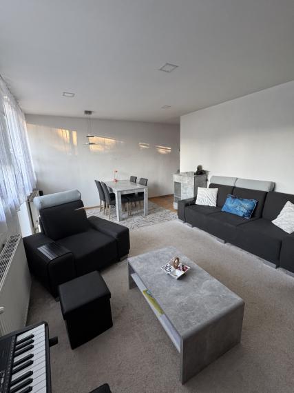 EXKLUZÍVNE- 3-izbový byt po kompletnej rekonštrukcii Sásová – Banská Bystrica