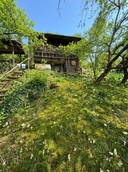 Na predaj slnečná záhrada s chatkou BB časť Fončorda