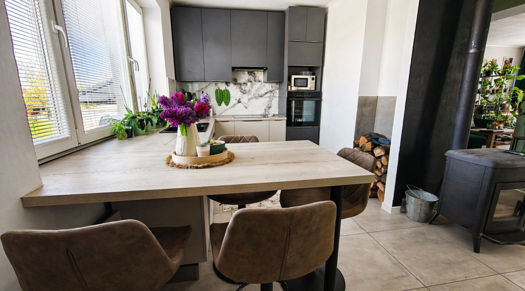 Trojizbový tehlový byt s loggiou, 74 m² – ul. J. Wolkra Lučenec