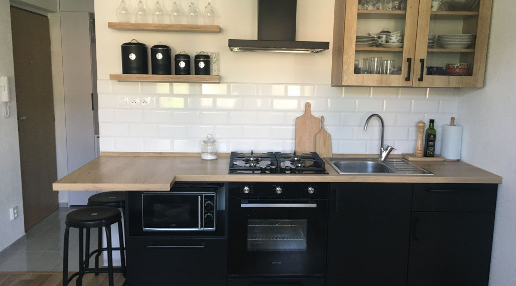 NA PREDAJ SLNEČNÝ 1-IZBOVÝ BYT S VÝMEROU 41,05 m², PO REKONŠTRUKCII V ŽIADANEJ LOKALITE THK, BANSKÁ BYSTRICA