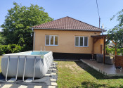 Znížená cena! Ponúkame na predaj pekný rod. dom v obci Gemerská Ves okr. Revúca - fotografia 2