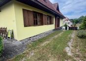 Na predaj štýlový rodinný dom s rozľahlým pozemkom 4 500 m² v obci Ľuboreč - fotografia 3