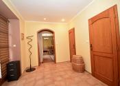 Na predaj štýlový rodinný dom s rozľahlým pozemkom 4 500 m² v obci Ľuboreč - fotografia 7