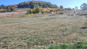 Na predaj stavebný pozemok s celkovou výmerou 2 444 m² Detva - fotografia 1