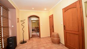Na predaj štýlový rodinný dom s rozľahlým pozemkom 4 500 m² v obci Ľuboreč - fotografia 7