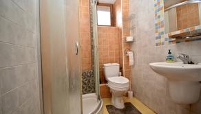 Na predaj štýlový rodinný dom s rozľahlým pozemkom 4 500 m² v obci Ľuboreč - fotografia 13