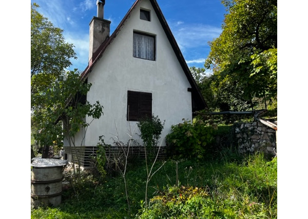 Exkluzívne ponúkame na predaj útulnú chatu v obci Dívín, okres Lučenec.