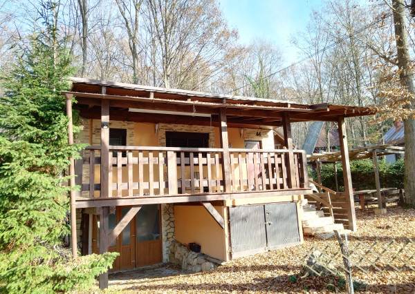 Rekreačná chata v obci Divín pri vodnej nádrži Ružiná