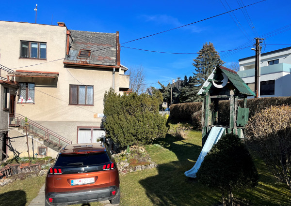 Exkluzívne ponúkame  na predaj RD na bývanie alebo podnikanie v BB, časť Rudlová