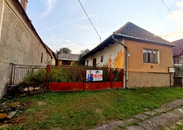 Predaj,starší dom s pozemkom v obci Ozdín,okres Poltár