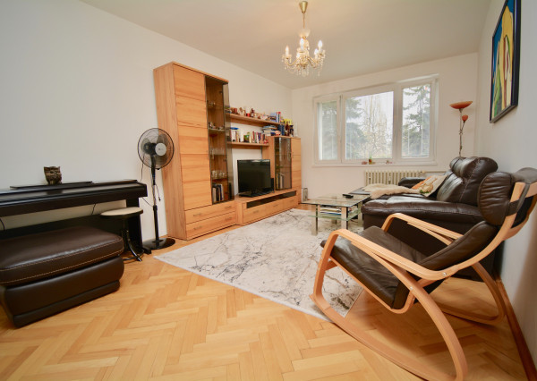 Predaj 3-izbového bytu v priamom centre mesta Lučenec, SKVELÁ CENA.