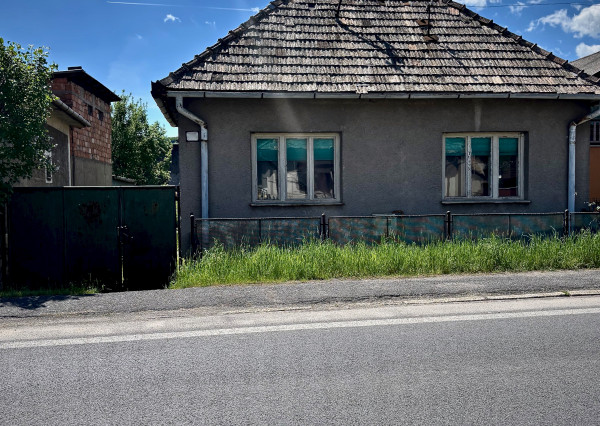 Na predaj rodinný dom s projektom na rekonštrukciu v Mýtnej