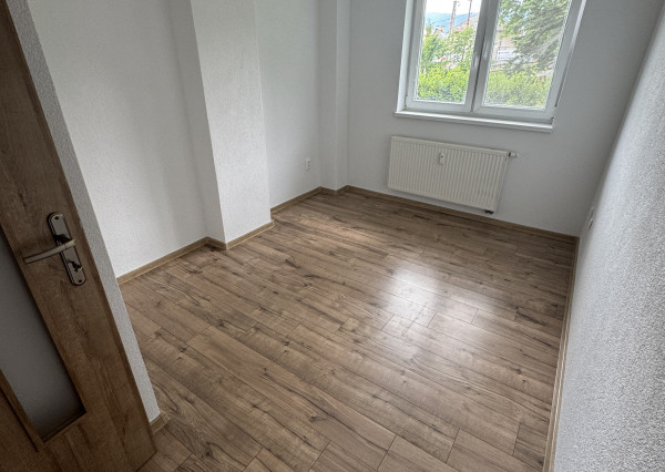 Ponúkame na predaj slnečnú zrekonštruovanú garsónku v Banskej Bystrici.