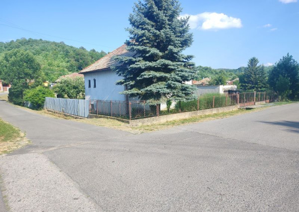Ponúkame na predaj rodinný dom po rekonštrukcii