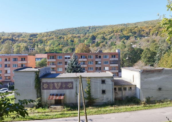 Rozsiahla budova za výhodnú cenu!
