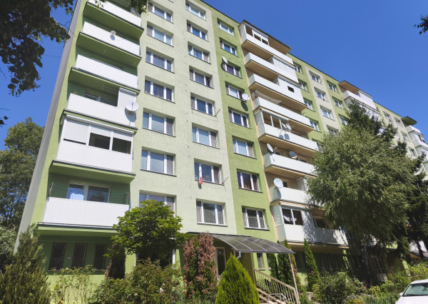 Na predaj veľký 2 -izb. byt s balkónom