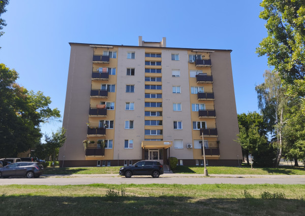 Na prenájom 2- izbový byt s balkónom