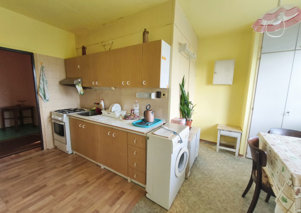 Trojizbový byt s balkónom a výťahom
