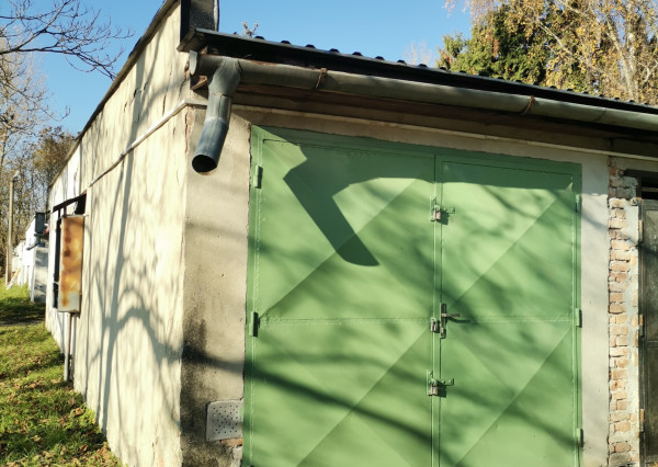 Predaj,murovaná garáž v širšom centre Lučenca