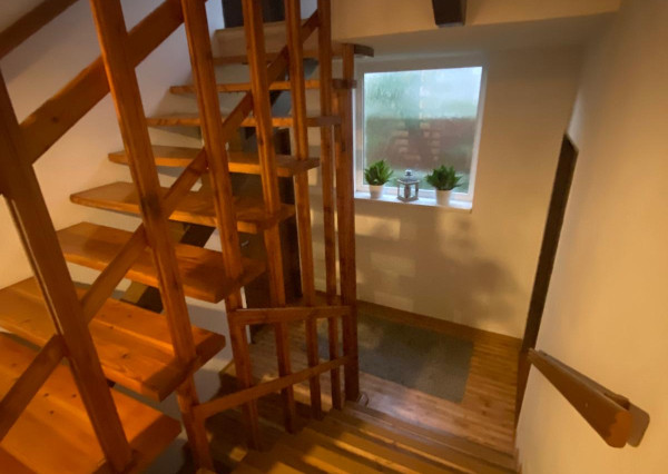 Priestranný, udržiavany rodinný dom v obci Melčice-Lieskové