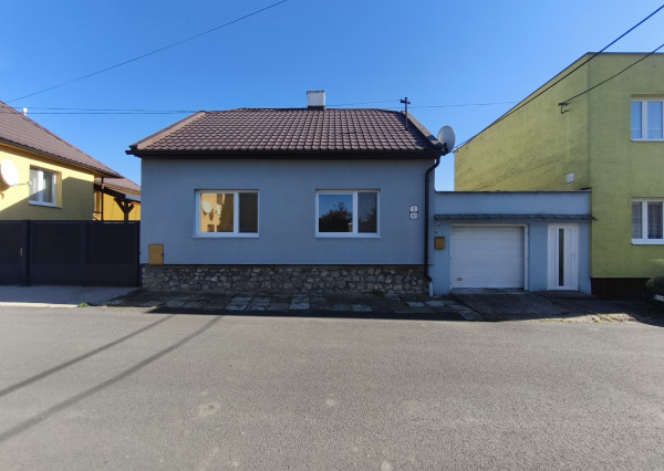 Na predaj rodinný dom, prístavba, garáž pri parku v Lučenci