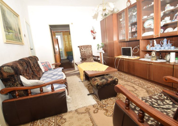 Na predaj dvojizbový byt s balkónom. + garáž