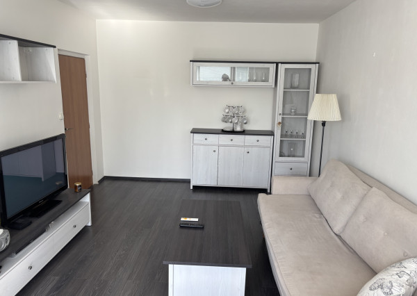 Na prenájom slnečný 3-izbový byt s lodžiou BB Radvaň