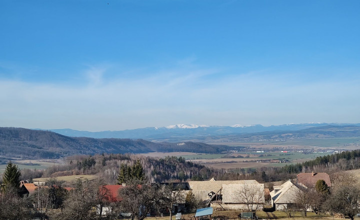 Na predaj pozemok vhodný na výstavbu chaty, rekreačné účely.